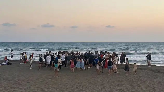 Dalgalarla açığa sürüklenen genç boğuldu