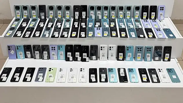 Konya'da 2,5 milyon TL değerinde kaçak cep telefonu ele geçirildi