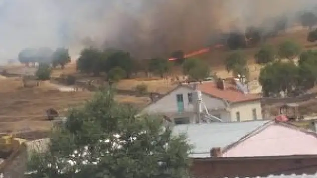 Beyşehir'de anız yangını mezarlığında yaktı