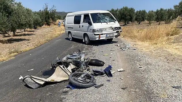 Motosiklet araçla kafa kafaya çarpıştı: 1 ölü