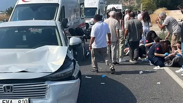 Yolun karşısına geçen aileye otomobil çarptı: 1 ölü, 3 yaralı