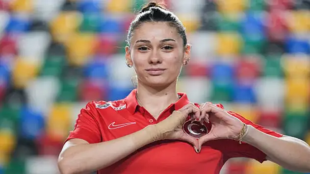 Aysel Önder'den dünya rekoru