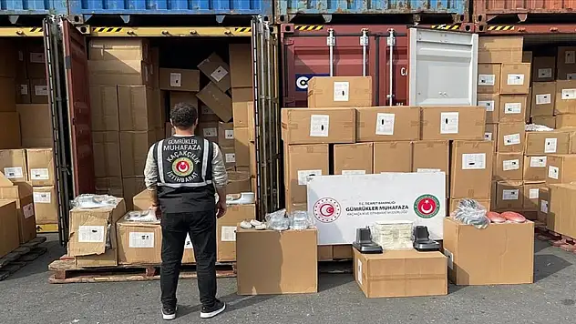 Gümrüklerde 41,7 milyar liralık kaçakçılık engellendi