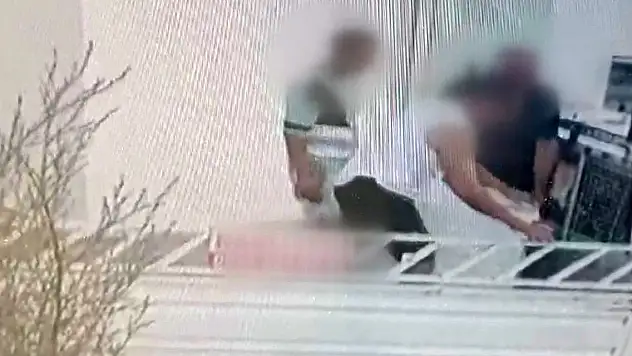 Kararı hiçe saydı, tüm eşyaları götürdü