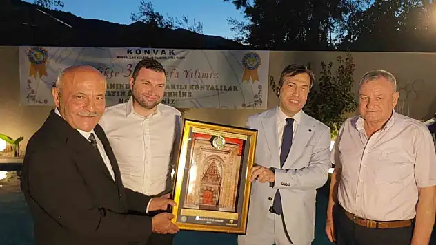 Konyalılar Kültür ve Yardımlaşma Vakfından alanında en başarılı üyelerine ödül