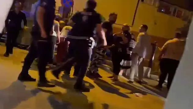 Kadın cinayeti mahalleyi sokağa döktü