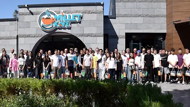 Karapınar'da YKS ve LGS'de başarı gösteren öğrenciler için program düzenlendi