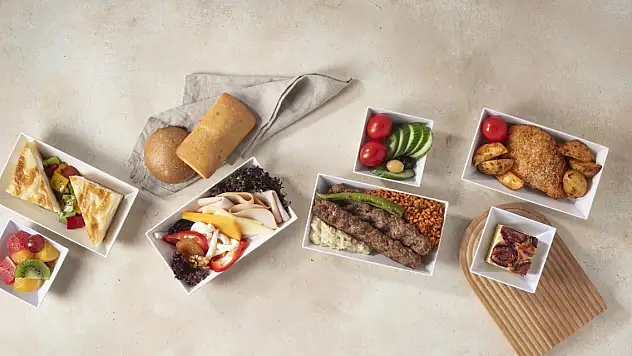 SunExpress, uçak içi menüsünü yeniledi! Vejetaryen ve vegan alternatifler bulunuyor