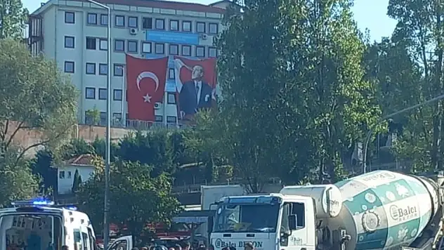 Beton mikserinin çarptığı motosikletli öldü