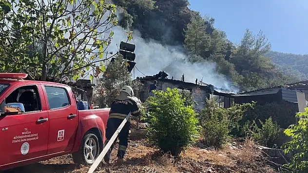 Kendi evini ateşe verdiği iddiasıyla gözaltına alındı