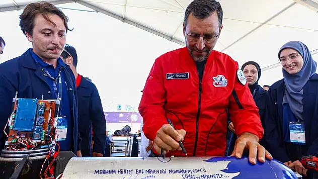 Roketsan, TEKNOFEST'te Mavi Vatan'ın geleceğini gençlerle inşa ediyor