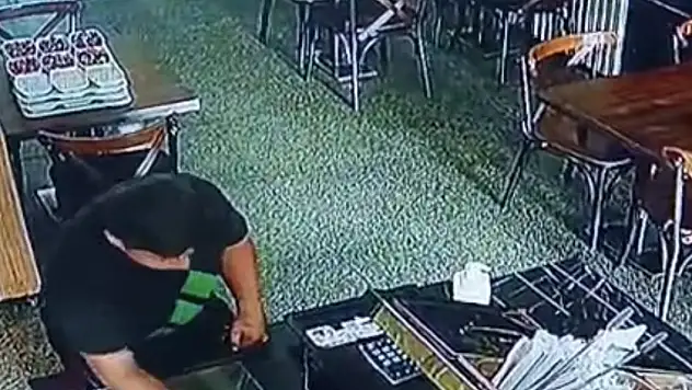 Topallayarak girdi, hırsızlık yaptı