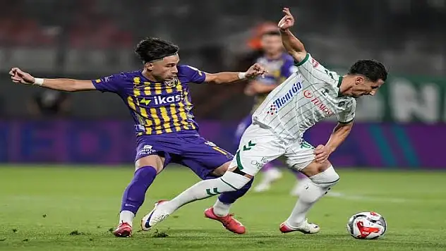 Konyasporlu Enis Bardhi'nin milli gururu!