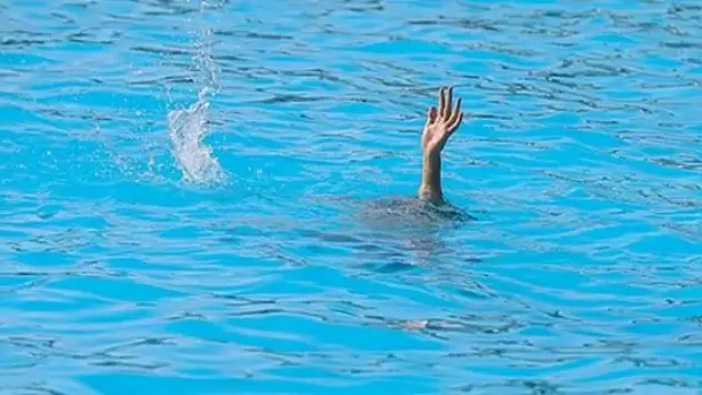 Denize giren 27 yaşındaki infaz koruma memuru boğuldu