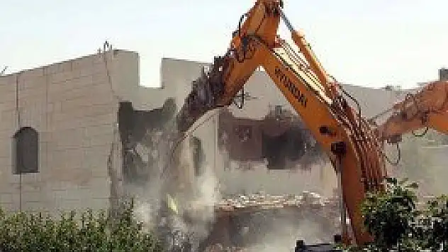 İsrail  Kudüs'te Filistinlilere ait binayı yıktı