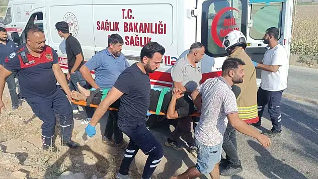 Takla atarak ters dönen hafif ticari araçtaki 7 kişi yaralandı