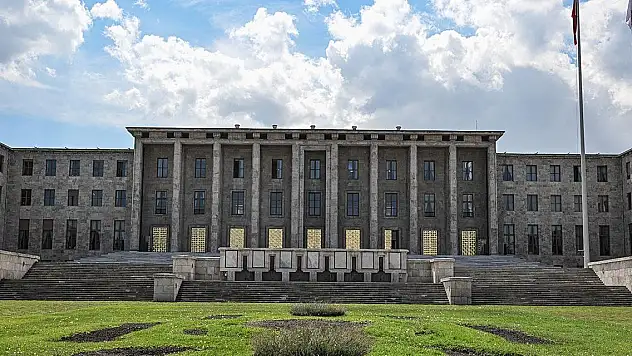 TBMM sınavla 5 sözleşmeli bilişim personeli istihdam edecek