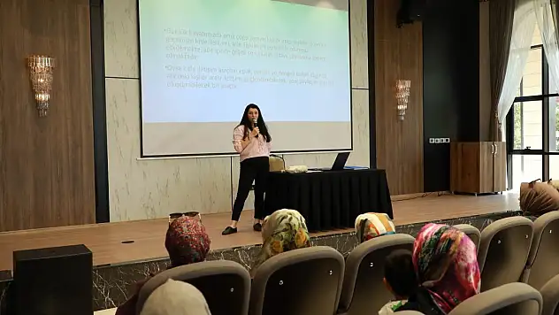 Hoş Kubbe'de çocuklar eğlendi, aileler öğrendi