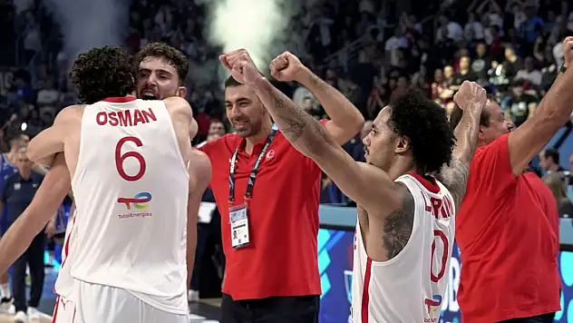 A Milli Erkek Basketbol Takımı, son 16 turunda İsveç ile karşılaşacak