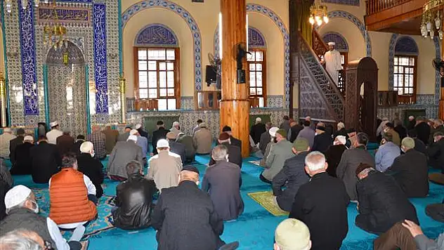 Konya'da Cuma namazı saat kaçta? İşte Cuma hutbesinin konusu (5 Eylül 2025)