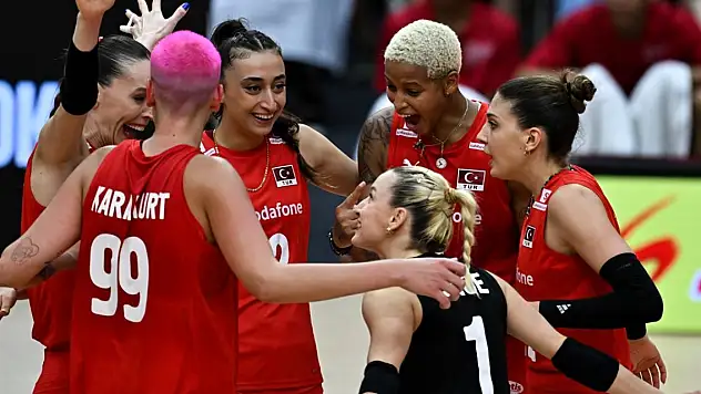 Son Dakika! A Milli Kadın Voleybol Takımı Dünya Şampiyonası'nda ilk kez finale yükseldi