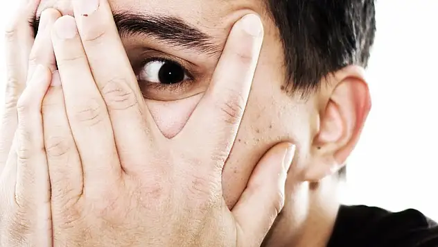 Nezaket mi, psikolojik bir sorun mu? Sürekli özür dilemek özgüveni tüketiyor!