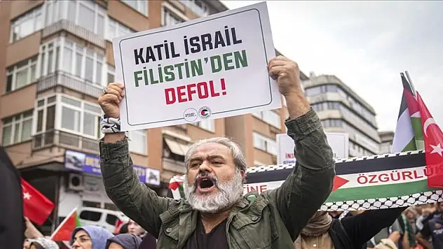 Konya'da Küresel Sumud Filosu'na destek yürüyüşü yapıldı