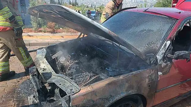 Seyir halindeki Tofaş alev alev yandı