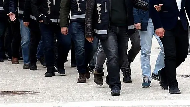 FETÖ'nün emniyet mahrem yapılanmasına operasyon...16 şüpheli yakalandı