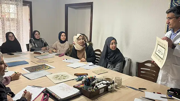 Konya'da ustaların eşliğinde özel eğitim... TİSA 2025 yeni dönem kayıtları başladı