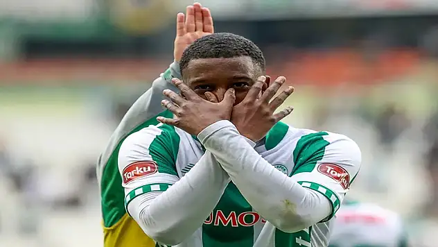 Konyasporlu Bazoer'den iyi haber geldi!