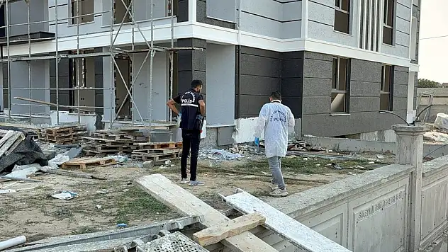 Boya yapanken 4'üncü kattan toprak zemine düştü, hayatını kaybetti