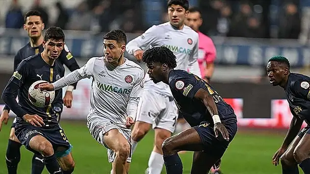 Süper Lig'de 'Haliç Derbisi' yarın oynanacak