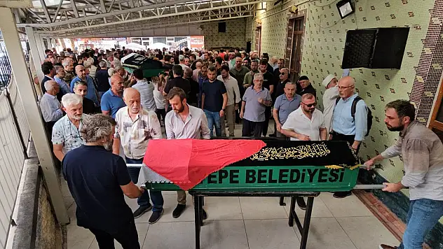 Takıntılı kişinin öldürdüğü abla-kardeş toprağa verildi