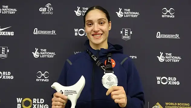 Milli boksör Büşra Işıldar, dünya ikincisi