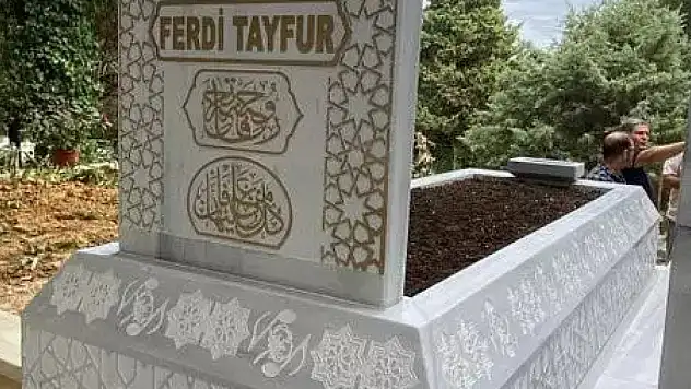 Bahçeli, Ferdi Tayfur'un kabrini yaptırdı