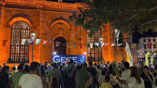 Konya'da Tarihi Bedesten Alışveriş Günleri bir çok etkinliğe sahne oldu