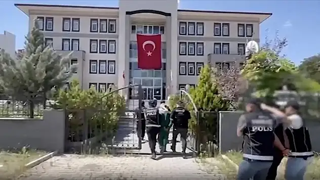 Konya dahil 74 ilde operasyon... 1 ton 183 kilogram uyuşturucu ele geçirildi