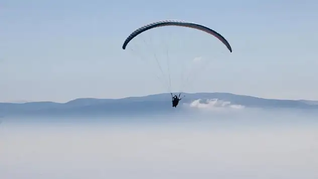 Türkiye'de yamaç paraşütü yarışması Konya'da başladı