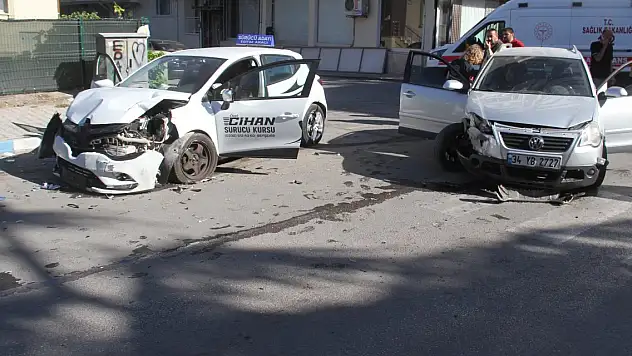 Konya'da aynı saatlerde peş peşe kaza... 6 kişi yaralandı