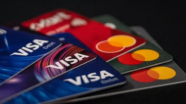 Merkez Bankası kredi kartı faiz oranlarını düşürdü!
