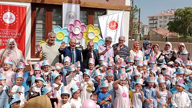 İrfaniye Kur'an Kursu'nda miniklerin Bed-i Besmele töreni