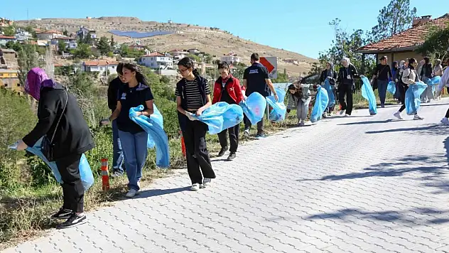 Meram'da anlamlı etkinliğe gençler yoğun ilgi gösterdi