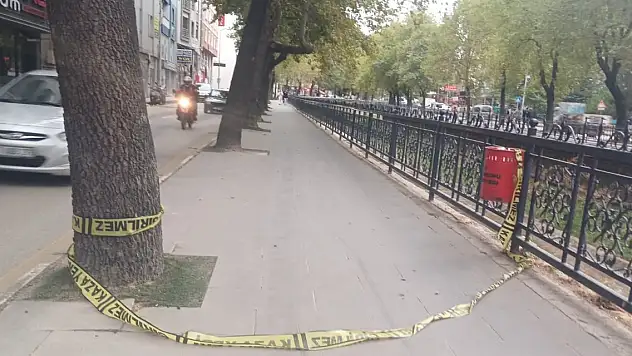 Otelin 5'inci katından düşüp ölen genç, toprağa verildi