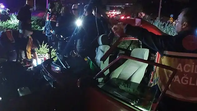 Otomobil tıra arkadan çarptı: 1 ölü, 3 yaralı