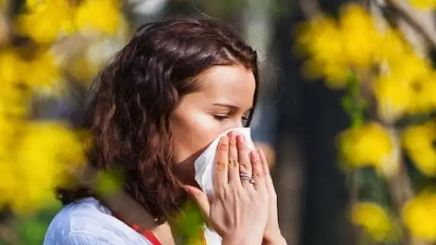 Mevsim hastalığı deyip geçmeyin! Uzmanlar uyardı