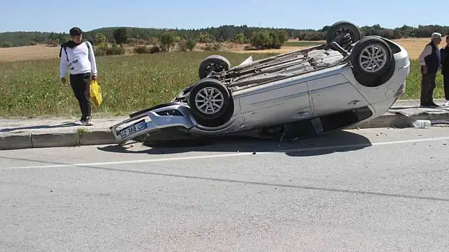 Konya'da devrilen otomobilin sürücüsü yaralandı
