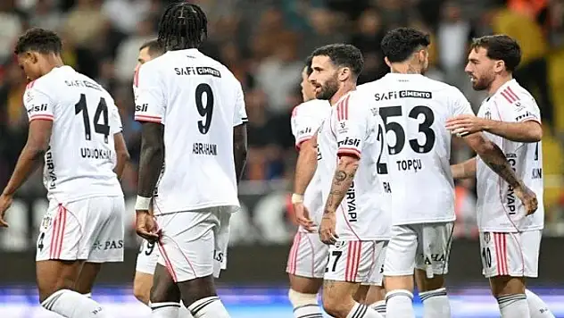 Beşiktaş farklı kazandı: Rafa Silva'nın kariyer gecesi