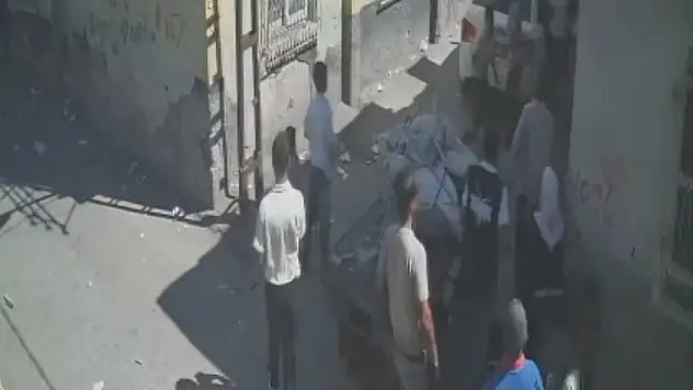 Otomobilin altında kalıp öldü... Taziye için oraya gelmişler