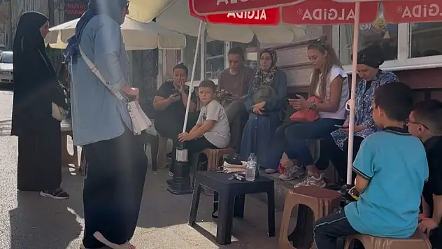 İlkokulda dehşet... Çocuğun parmağı koptu, ders devam etti